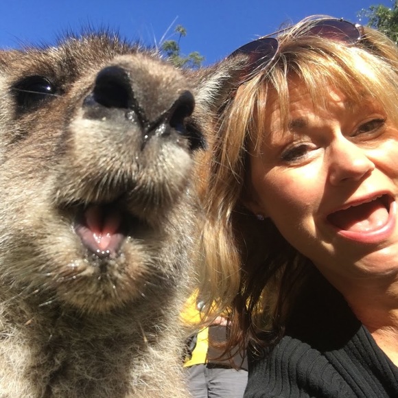 Meet your Posher, Laura - Picture 1 of 1